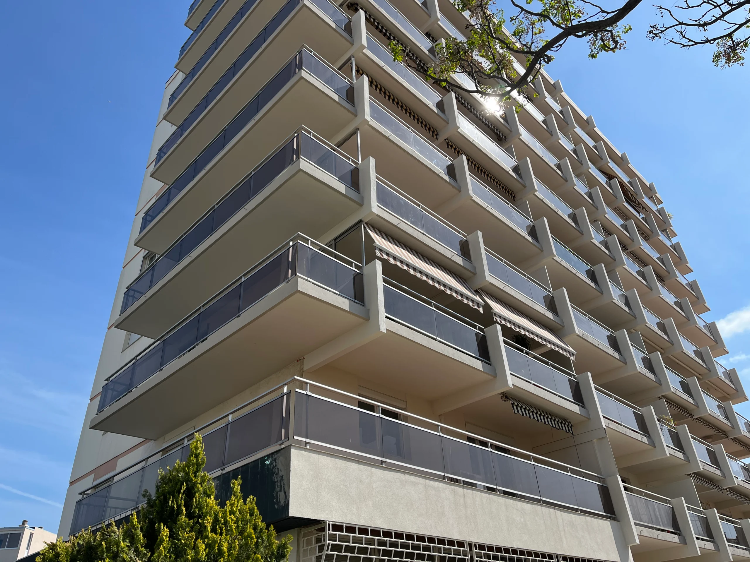 CLAIREFONTAINE,PERADE,RAVALEMENT DE FACADE